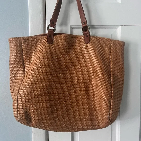 Elegant Tan Woven Tote Bag by Paige Novick - Picture 2 of 4
